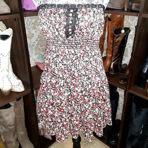 CUTE Yag Couture spaghetti strap peasant look lace overlay mini dress